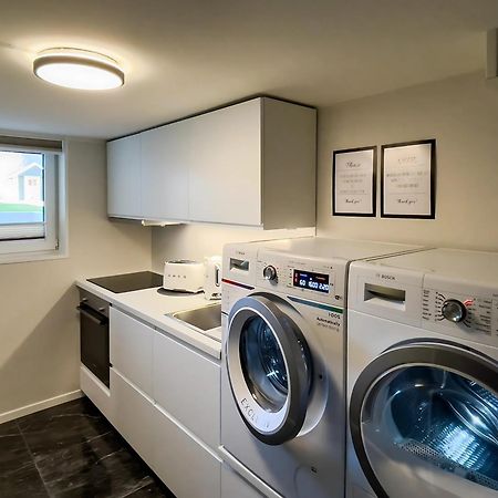 Andalsnes Underground Flat Apartment Bagian luar foto