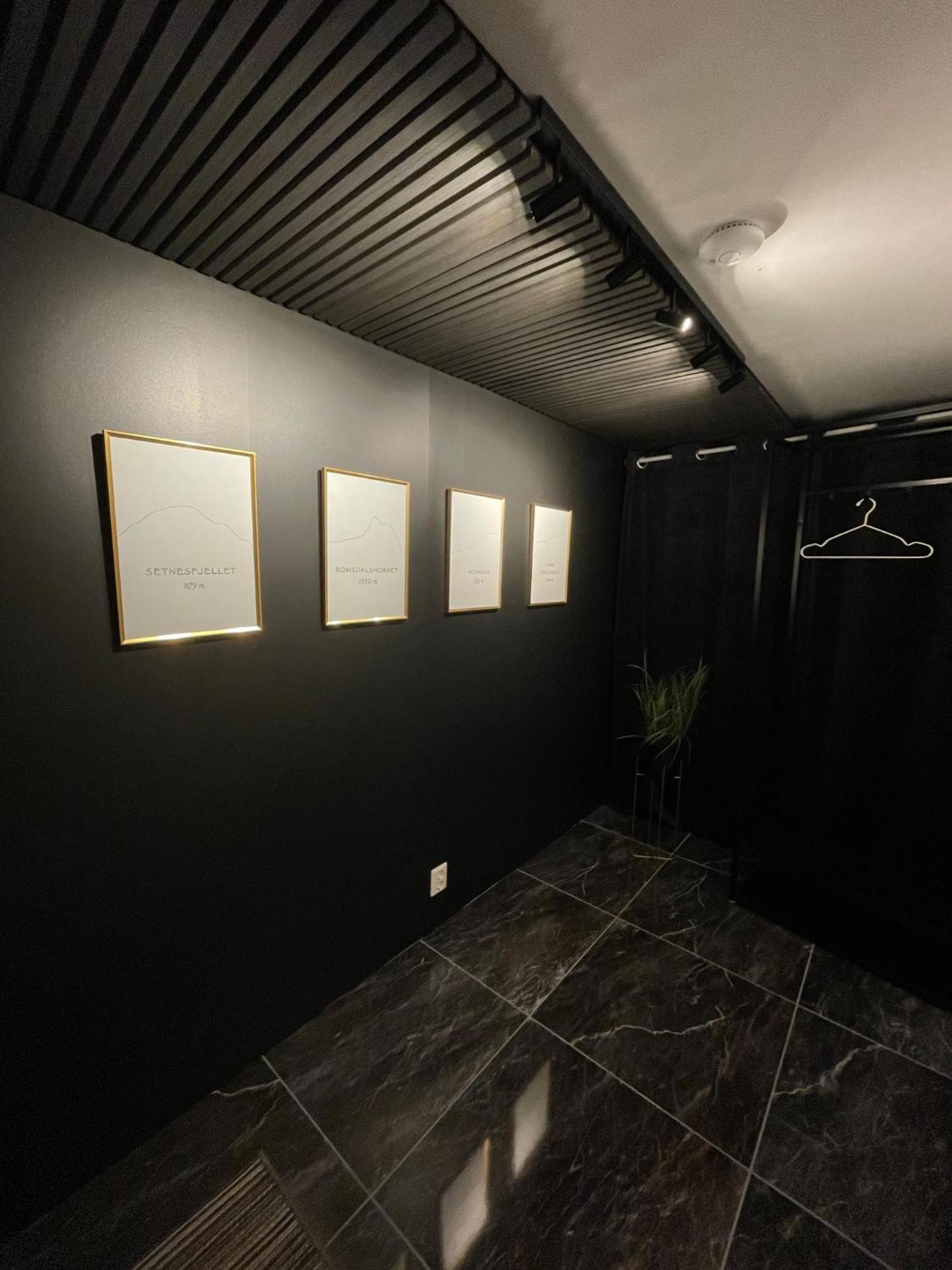 Andalsnes Underground Flat Apartment Bagian luar foto